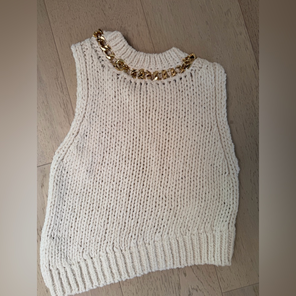 Zara Cream Sleeveless Sweater with Gold Chain